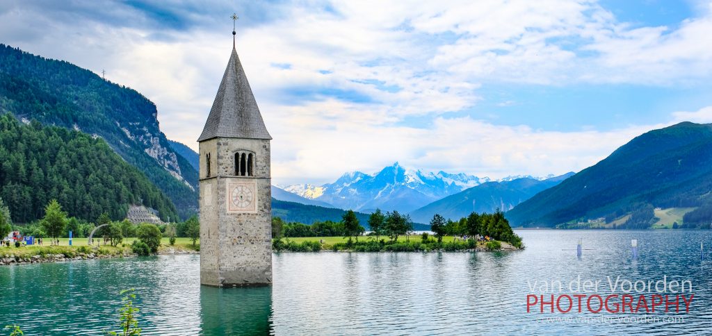 Kirchturm von Graun im Reschensee