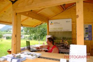 Tourist-Info-Stand am Radweg