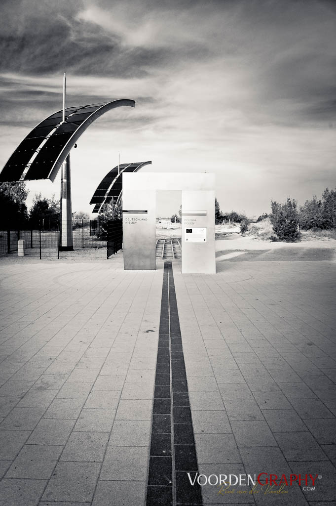 Grenze von Usedom (l) nach Polen (r)  (C) 2011 van der Voorden Photography
