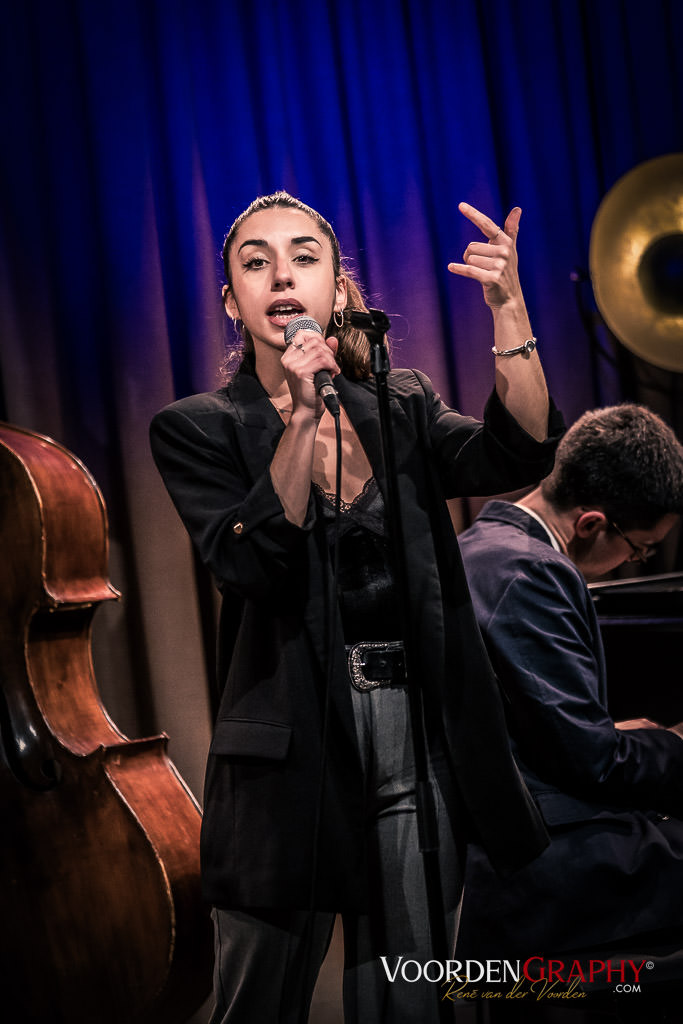 2024 Paula Bilá with The LEANING IN @ Ella & Louis Mannheim