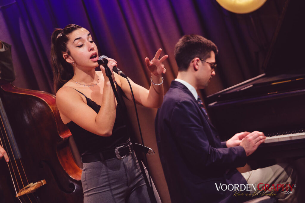 2024 Paula Bilá with The LEANING IN @ Ella & Louis Mannheim
