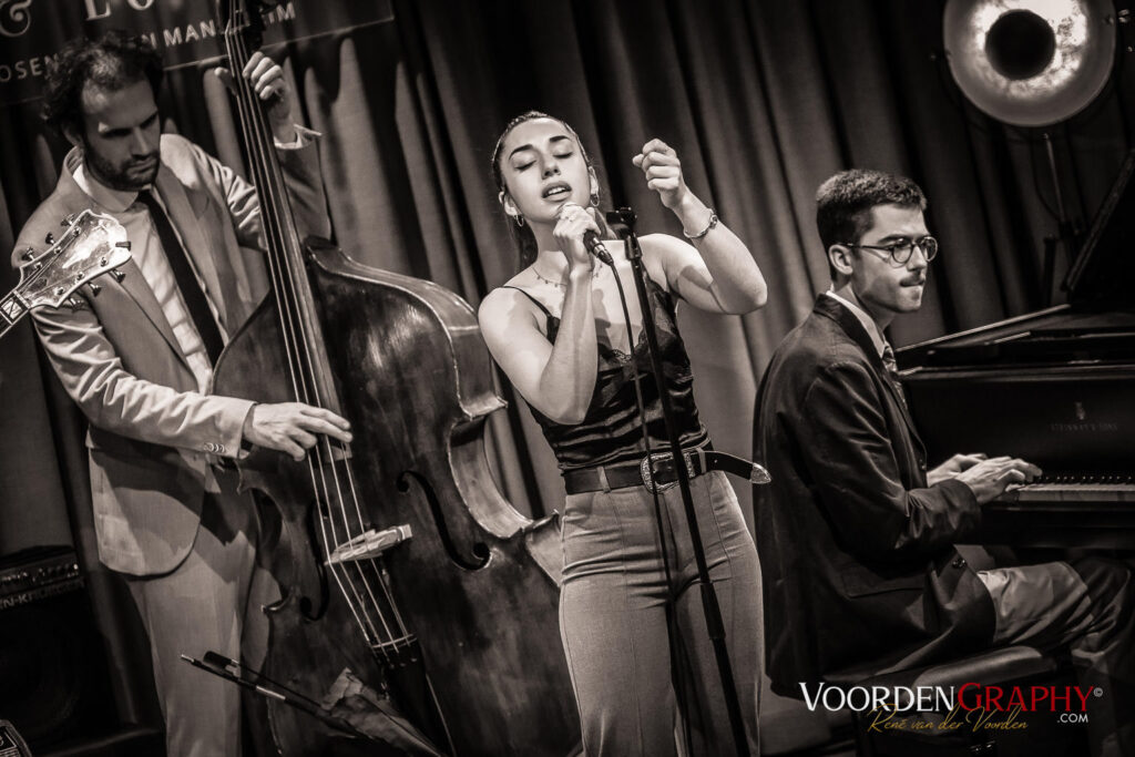 2024 Paula Bilá with The LEANING IN @ Ella & Louis Mannheim