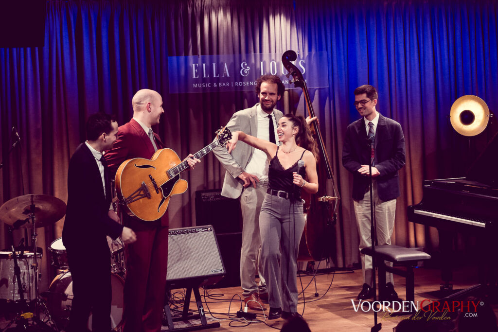 2024 Paula Bilá with The LEANING IN @ Ella & Louis Mannheim