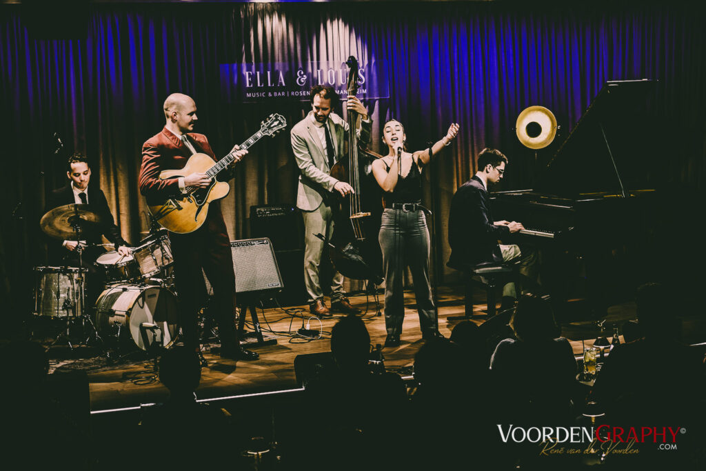 2024 Paula Bilá with The LEANING IN @ Ella & Louis Mannheim